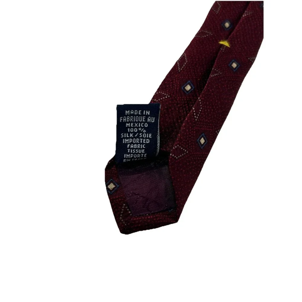 Nautica Burgandy Geometric Pattern 100%‎ Silk Neck Tie  59.25' x 3.75